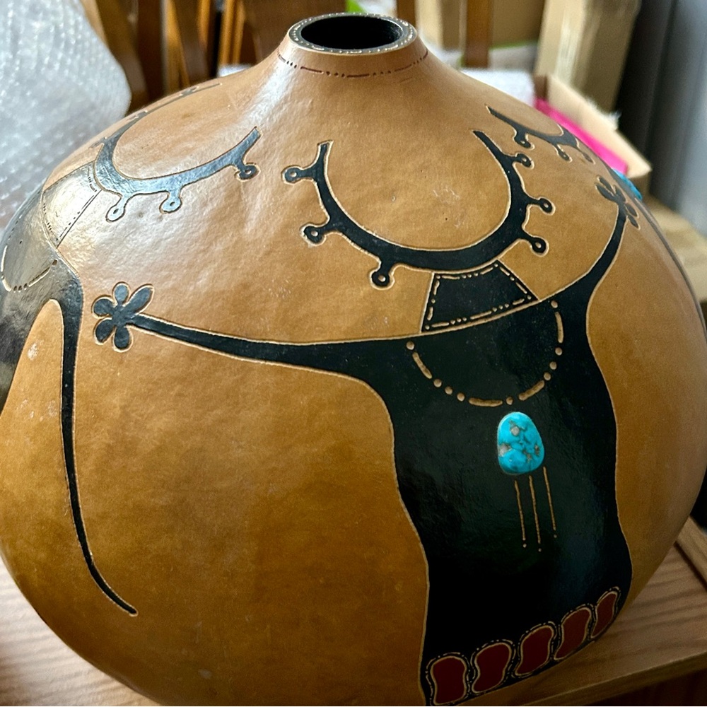 SOLD!!!!!!
 Rare Hand-painted and decorated gourd vessel, Kokopelli - Picture 3 of 6